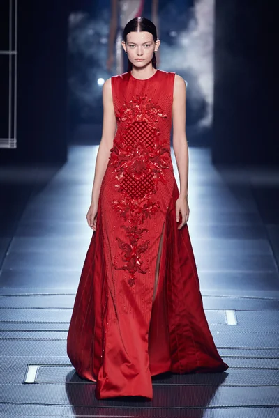 Look 28